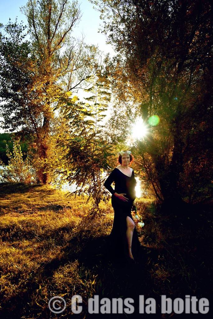 photos de maternité au soleil d'automne